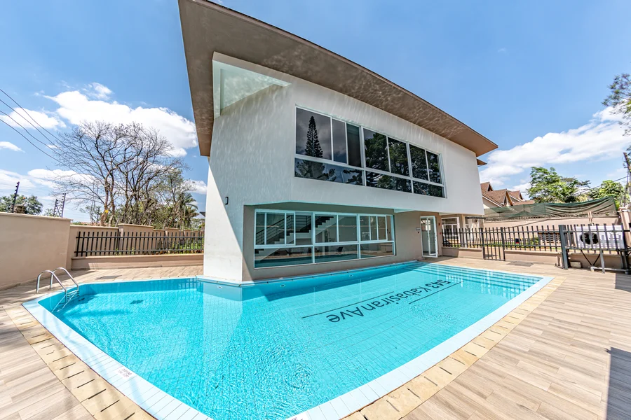 543 Kabasiran · Pool