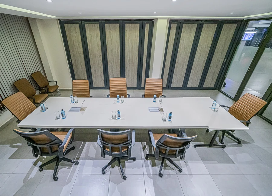 37 On Kikambala · Boardroom