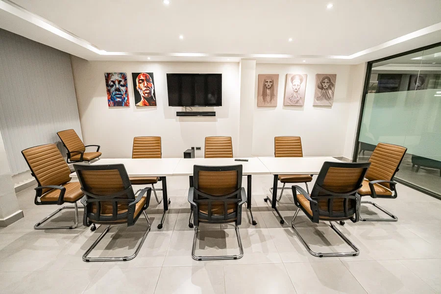 37 On Kikambala · Boardroom