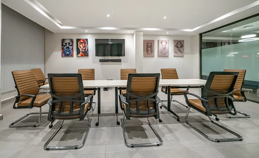 37 On Kikambala · Boardroom