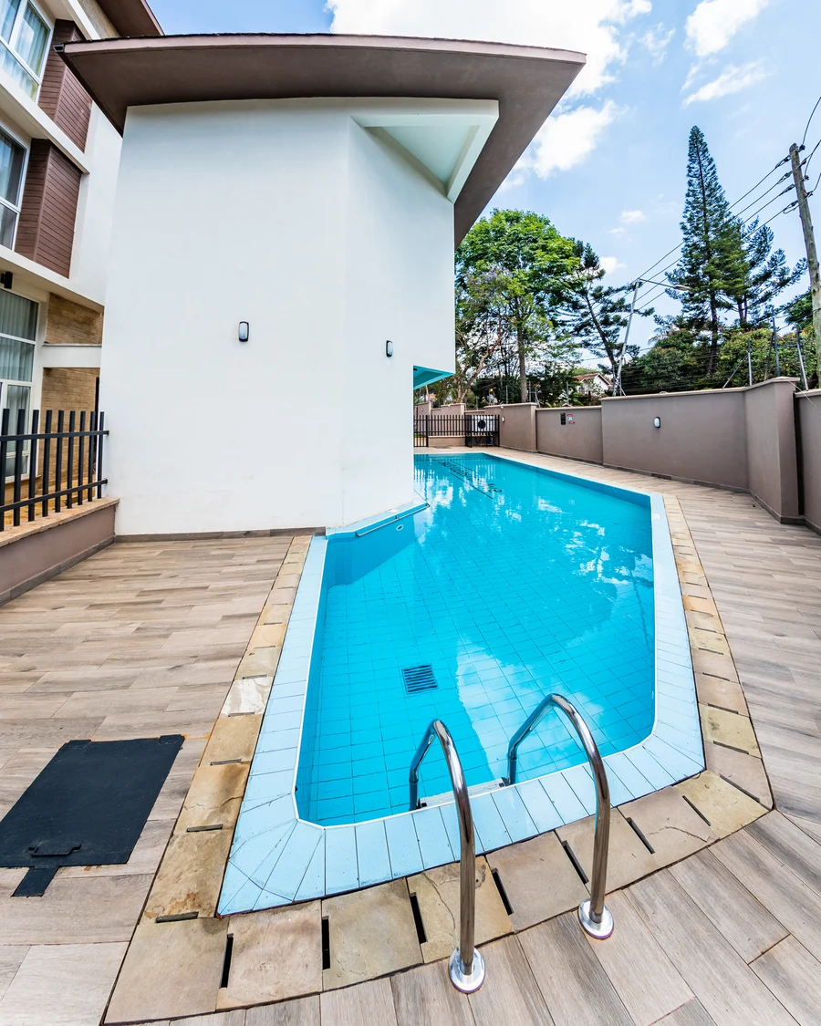 Poolside Lounge